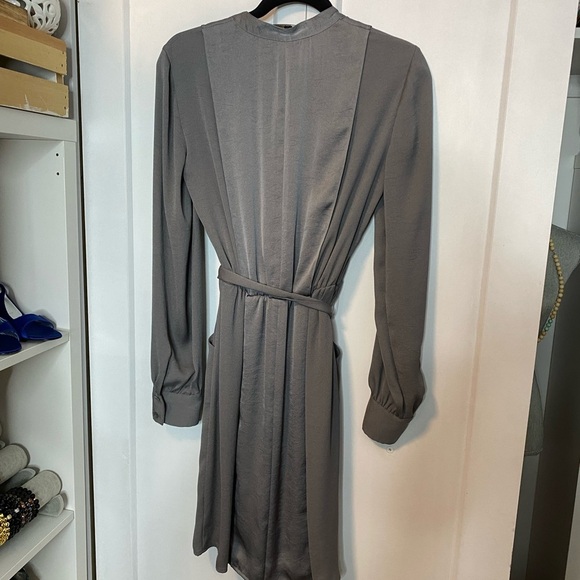 BCBGMaxAzria Charlene Gray Long Sleeve Dress - VNeck - XS - Satin feel - pockets - Picture 9 of 10
